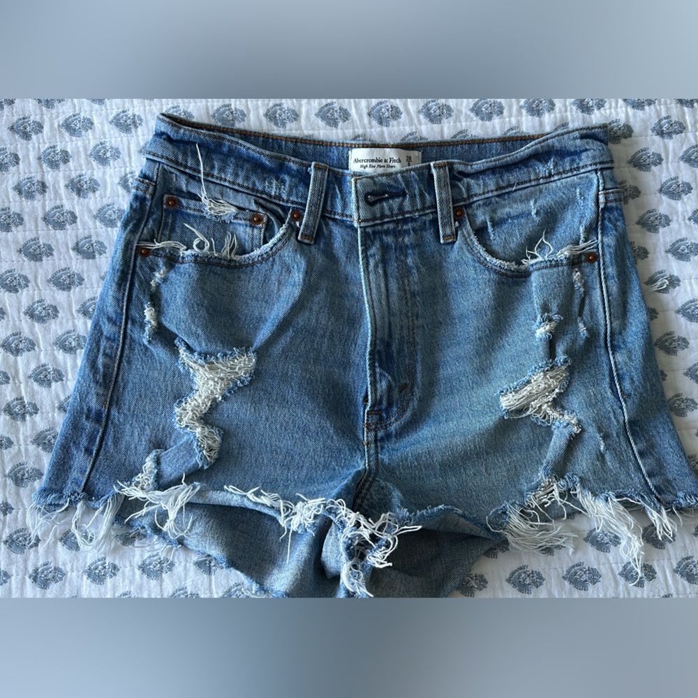 Abercrombie Mom Shorts 28